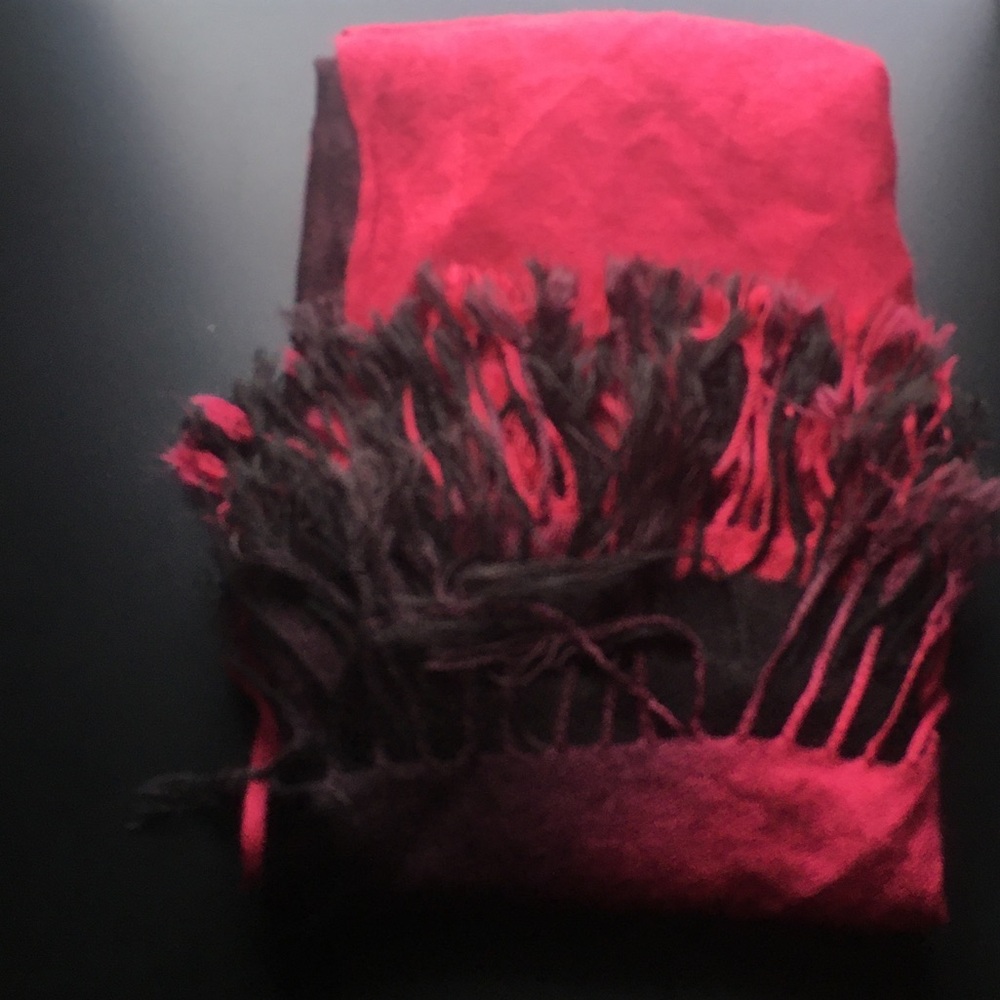 Red and black scarf